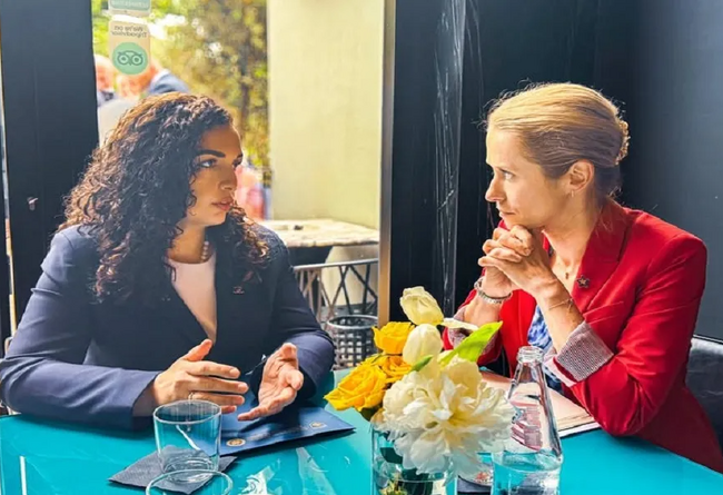 КосоваПрес: Президентът на Косово Вьоса Османи призовава за вдигане на наказателните мерки на ЕС срещу страната й