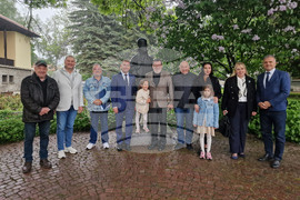 Самоков - паметник на Захарий Зограф