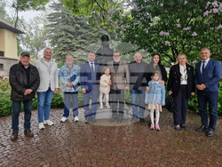 Самоков - паметник на Захарий Зограф