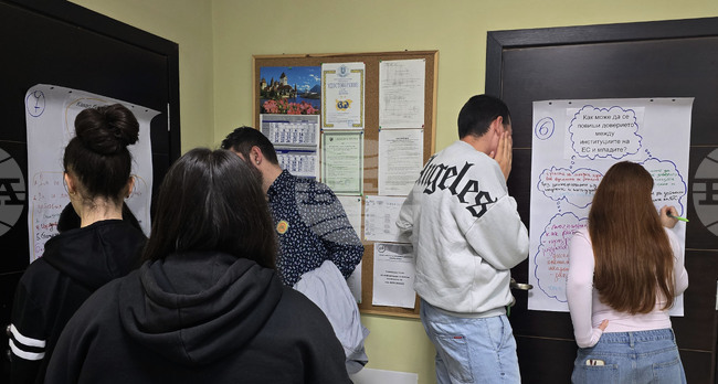 Институциите трябва да чуват младежите, каза председателят на Национален младежки форум Атанас Радев 