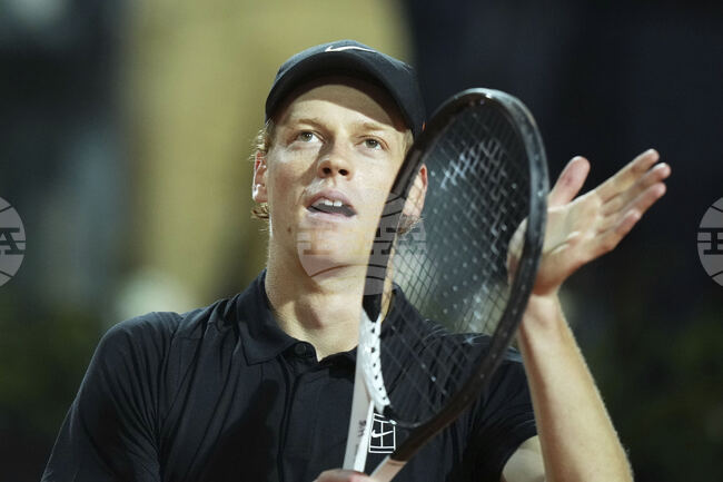 Яник Синер ще играе срещу Карлос Алкарас на финала на турнира по тенис от сериите "Мастърс" в Рим