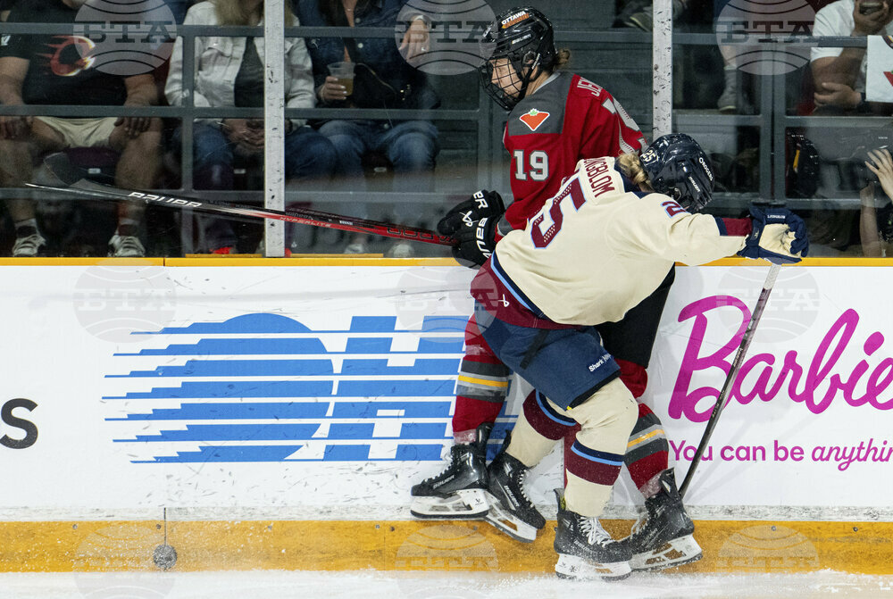 PWHL Victoire Charge Hockey
