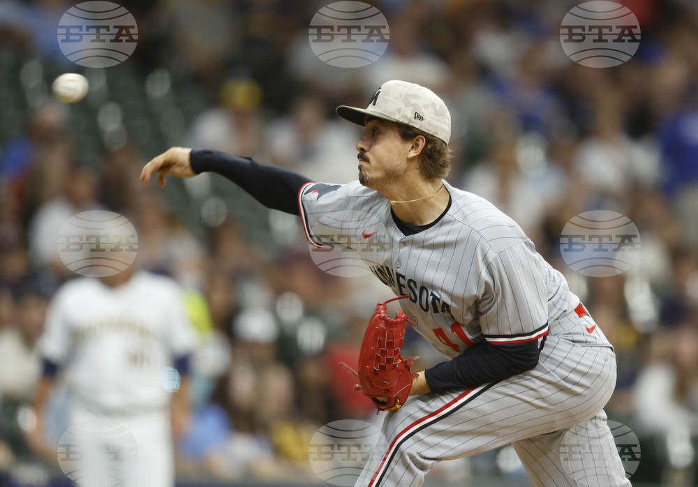 Twins Brewers Baseball