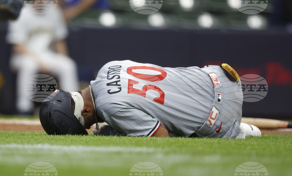 Twins Brewers Baseball