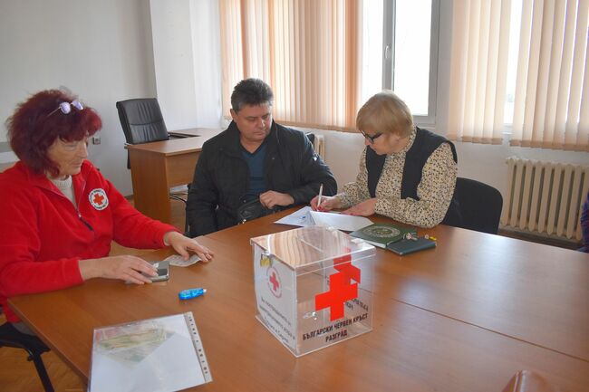 Първата сума от касичката на БЧК в Община Разград е преведена към пострадалите от земетресението в Турция и Сирия