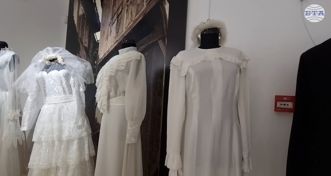 Булчинската мода през 20-и век представя гостуваща изложба от Димитровград в Етнографския комплекс в Ямбол