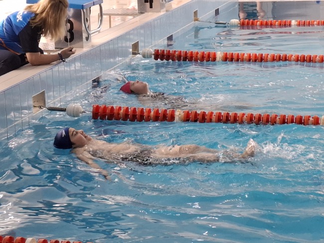 Млади плувци мерят сили в поредния турнир в Сливен