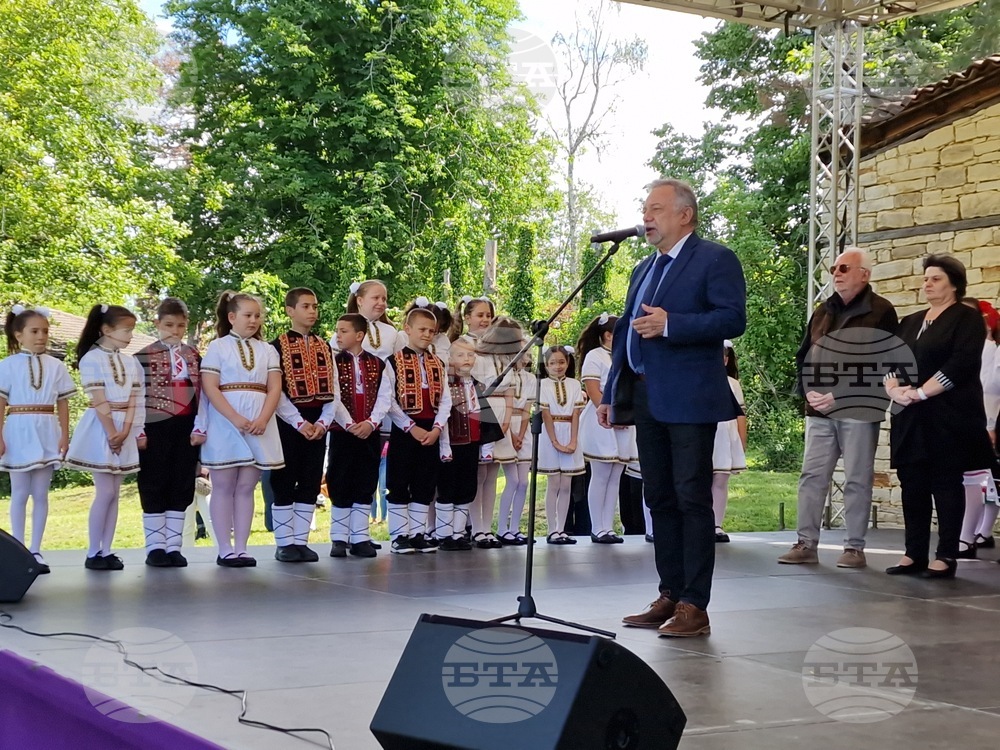 Село Арбанаси - Национален фолклорен фестивал "Насред мегдана в Арбанаси"