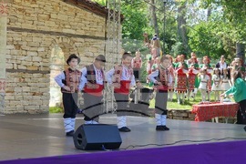 Село Арбанаси - Национален фолклорен фестивал "Насред мегдана в Арбанаси"