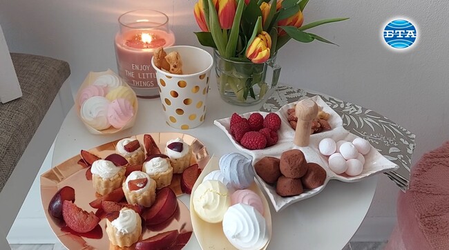 Диана и Симона от Видин със съвместна инициатива „Празникът на любовта и виното върху канапе от шоколад“