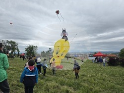 Сливен - крепост "Туида" - брадати лешояди