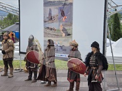 Сливен - крепост "Туида" - брадати лешояди