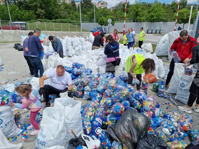 Жители на Велико Търново подкрепиха кампанията „Капачки за бъдеще“ в града 