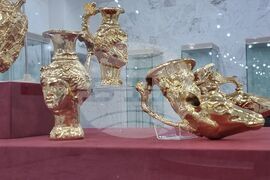 Ямбол - Безистен - Панагюрско златно съкровище - реплика