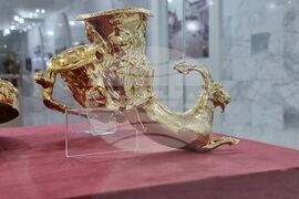 Ямбол - Безистен - Панагюрско златно съкровище - реплика