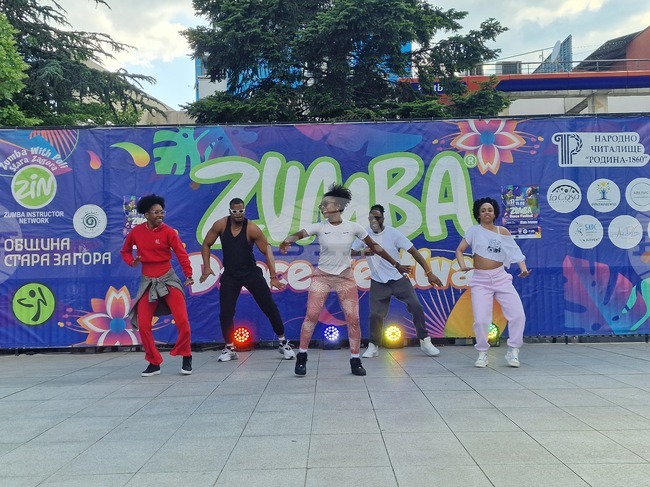 Зумба вече e една от най-мащабните тренировъчни програми в света, каза Поли Гънчева, съорганизатор „Zumba Dance Festival“ в Стара Загора