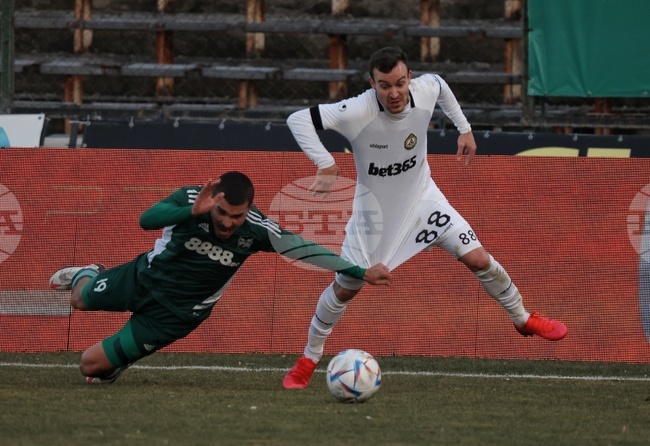 Тони Тасев беше включен в състава на Славия за двубоя срещу Лудогорец