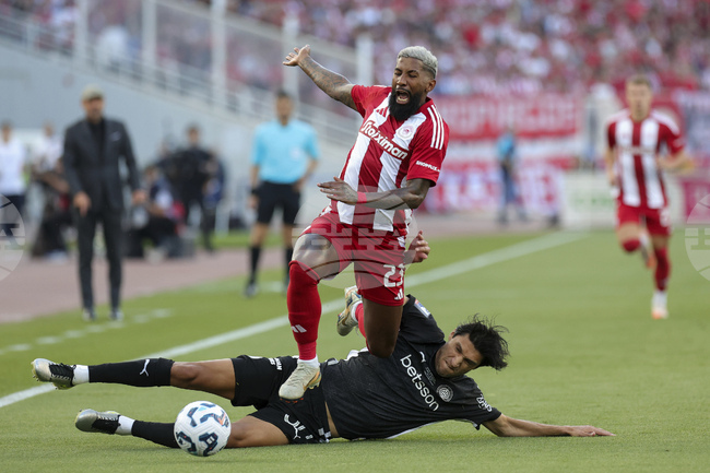 Олимпиакос спечели за 29-и път футболната купа на Гърция, Даниел Наумов остана резерва за ОФИ Крит във финала