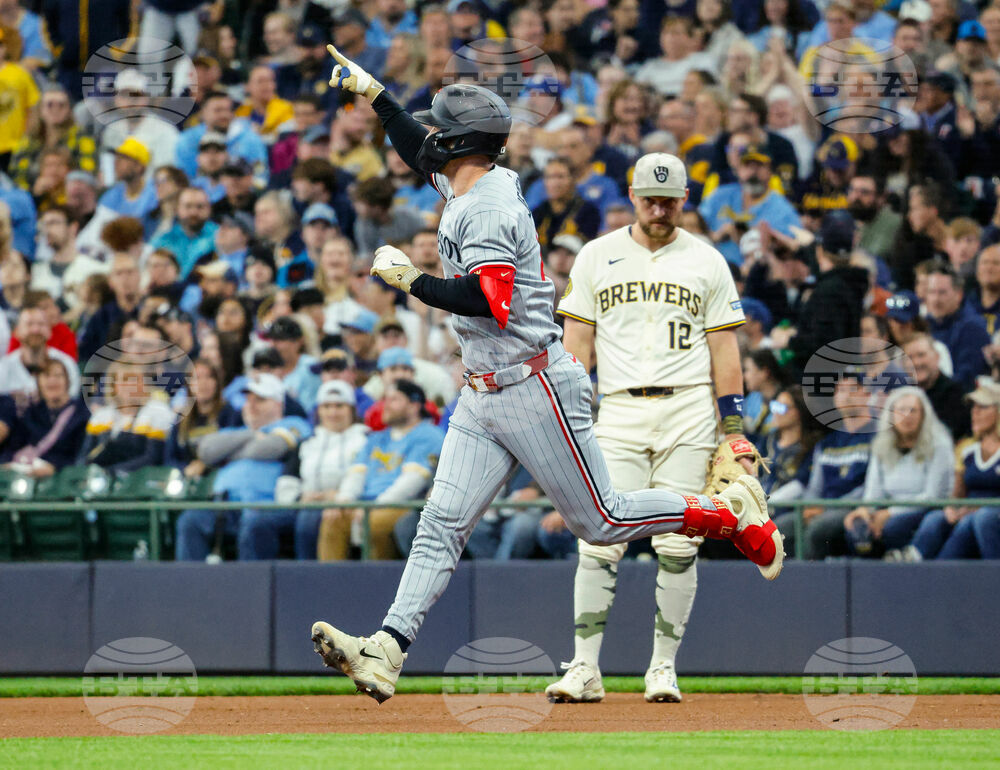 Twins Brewers Baseball