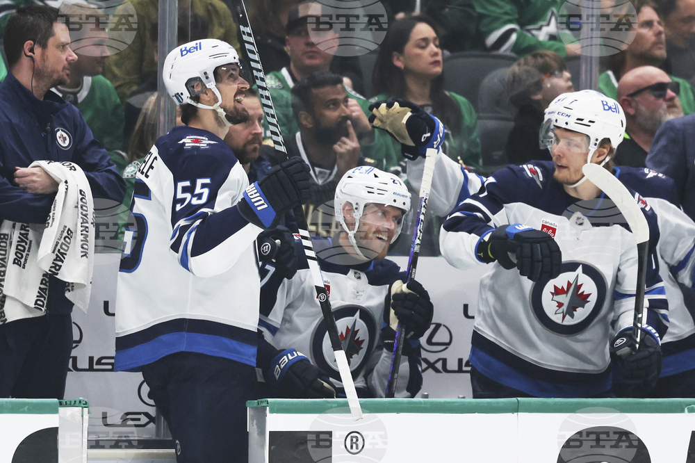 APTOPIX Jets Stars Hockey