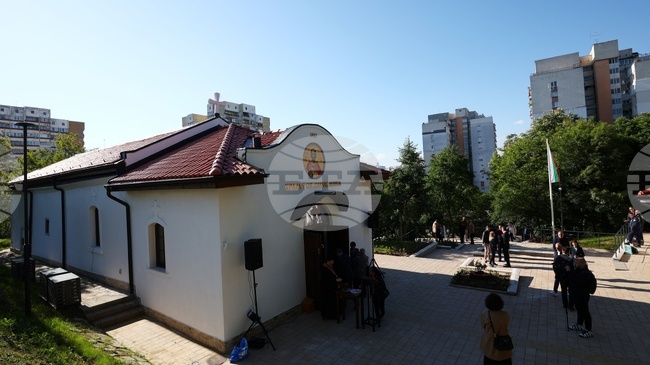 Архиерейска литургия беше отслужена в обновения столичен храм „Св. великомъченик Мина“