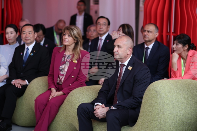 Президентът Румен Радев и водената от него делегация посетиха българския павилион на ЕКСПО 2025 в Осака