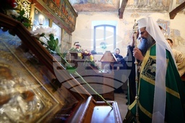 Храм "Св. великомъченик Мина" - света литургия