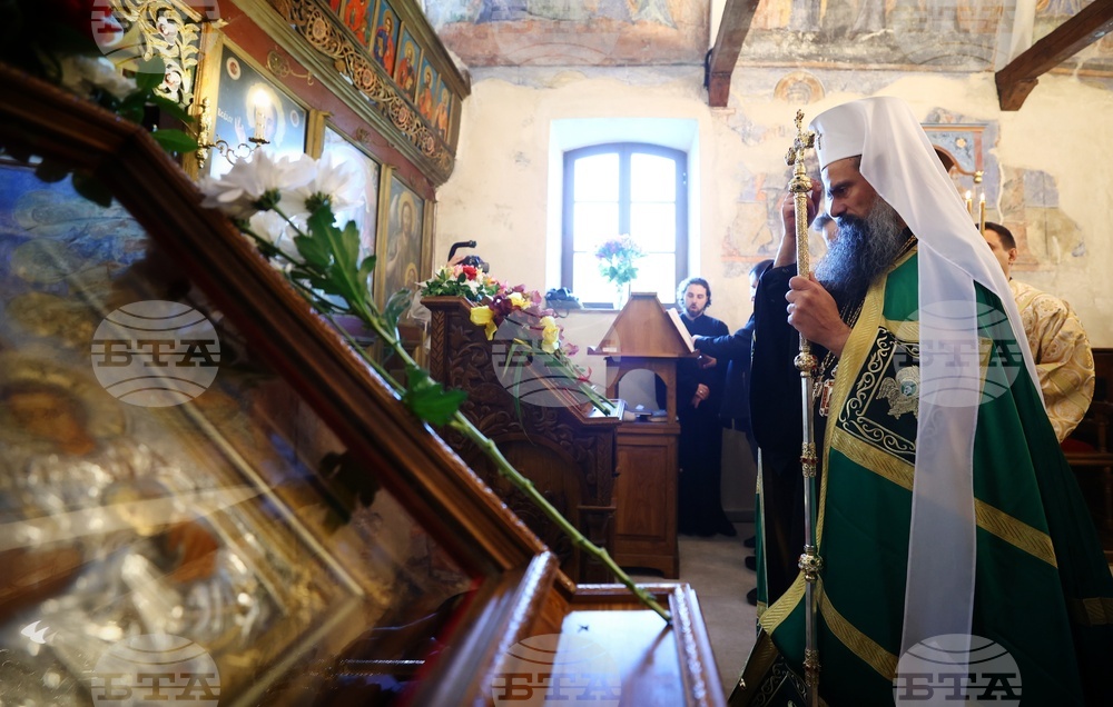 Храм "Св. великомъченик Мина" - света литургия