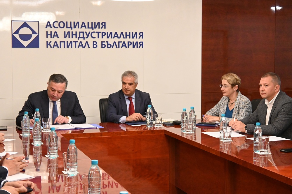 АИКБ и Агенцията по миграция на Узбекистан ще си сътрудничат в процеса по наемане на работници от Узбекистан в България