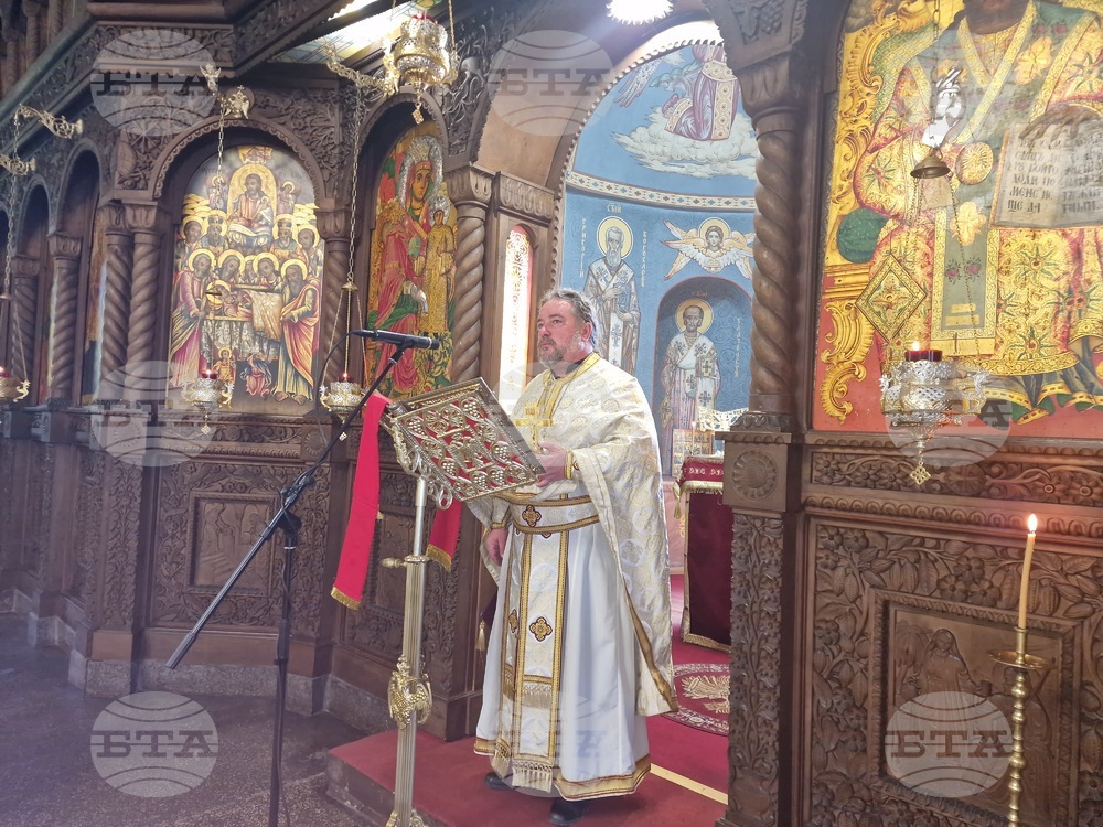 Бог е дух и е навсякъде край нас, каза свещеник Бисер Христов в Търговище