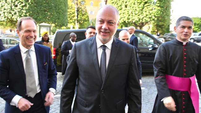 Delegation Led by PM Zhelyazkov Arrives in Vatican City to Attend Pope Leo XIV’s Inauguration
