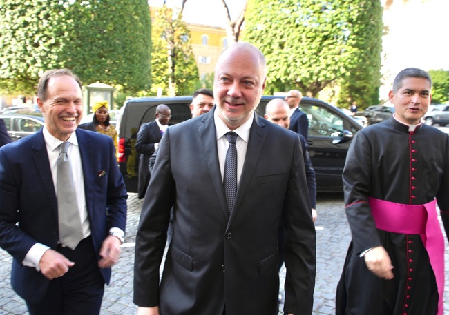 Delegation Led by PM Zhelyazkov Arrives in Vatican City to Attend Pope Leo XIV’s Inauguration
