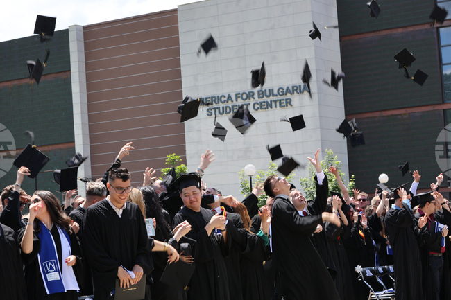 Благоевград - Американски университет - дипломиране