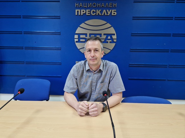 Директорът на Историческия музей в Горна Оряховица Пламен Мадемов говори за първия български мострен панаир, във връзка с представянето на новия брой на списание "ЛИК" 