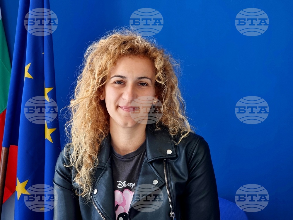 Изложението "Флора Бургас" от години представя японските традиции в отглеждането на растения, каза пред БТА в Бургас Мирослава Аргирова 