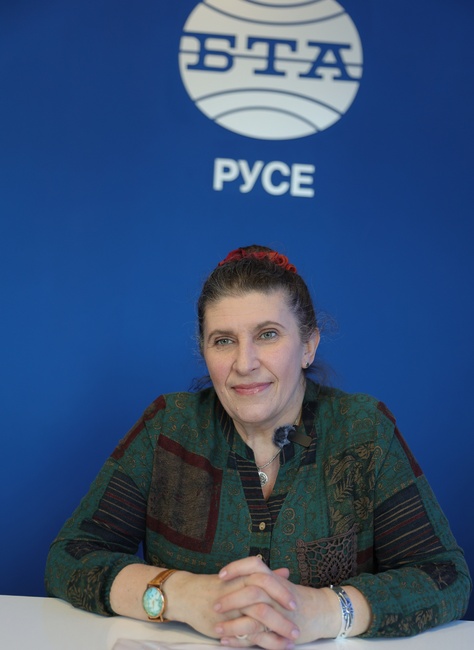 Първият български модерен фотоалбум представя традиционната култура на Русе на изложението в Пловдив през 1892 година, каза етнографът Десислава Тихолова