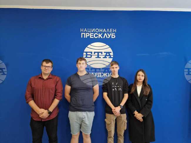 Българската роза е символът на страната ни, казаха ученици от Професионална гимназия по механоелектротехника в Пазарджик