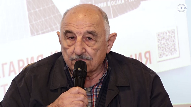 Вече не само архитекти и художници, а и специалисти в дигиталните и визуални техники създават образа на България на ЕКСПО, каза проф. Божидар Йонов