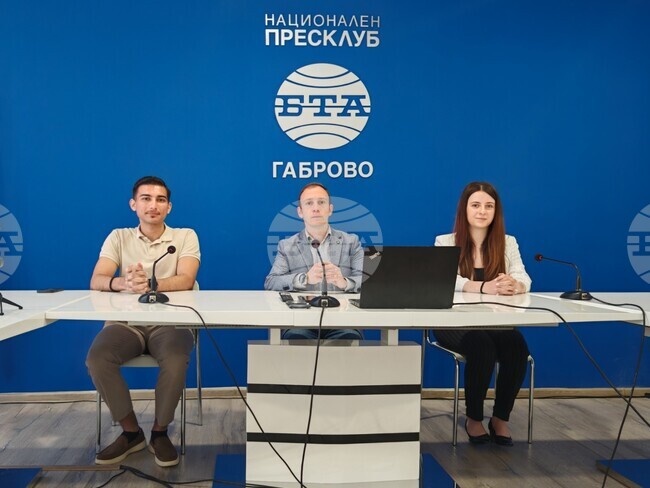 Българската азбука да е един от символите, с които да представяме страната, предлагат гимназисти от Националната Априловска гимназия 