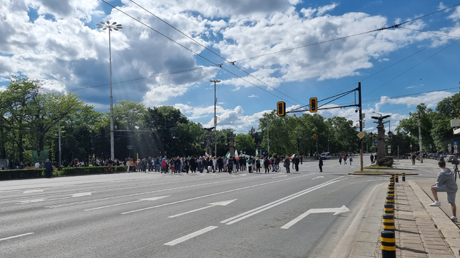 Protests against Euro Adoption Held Across Country