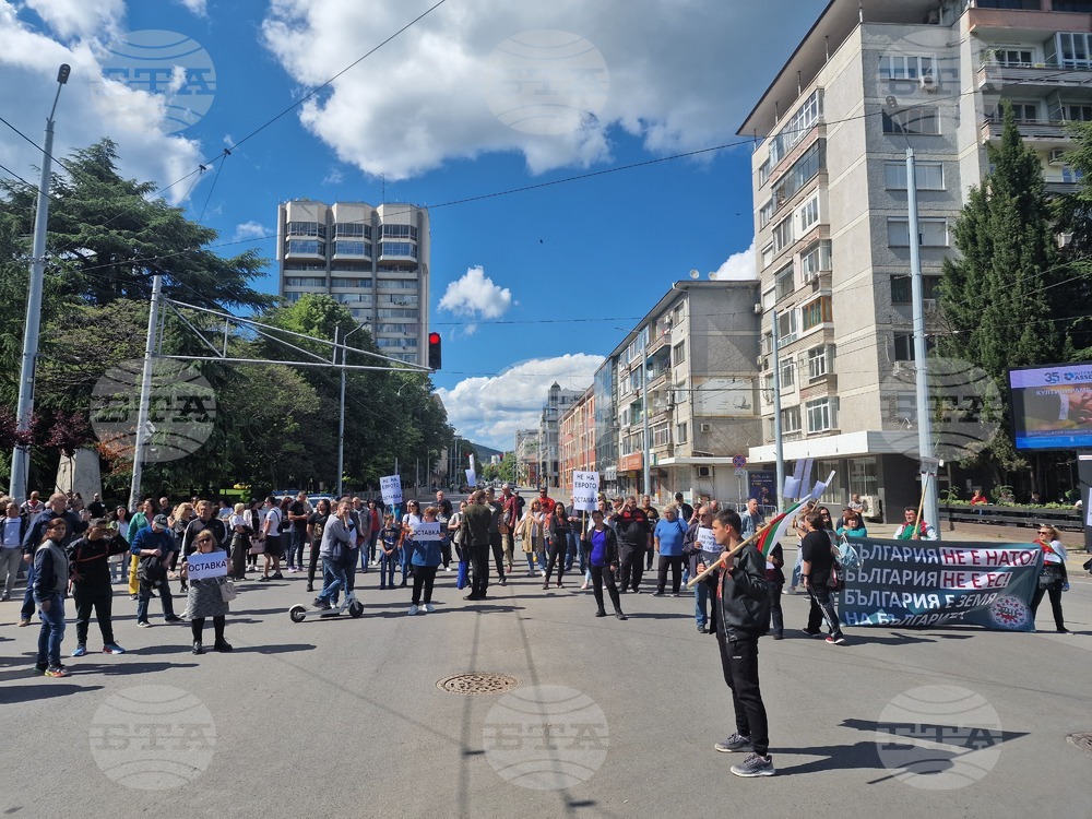 Протести в подкрепа на българския лев блокираха пътища в Старозагорско