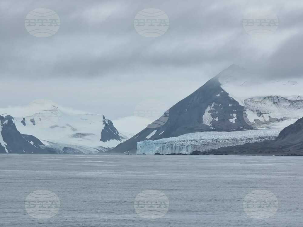 Day 49: RSV 421 Approaching Livingston Island