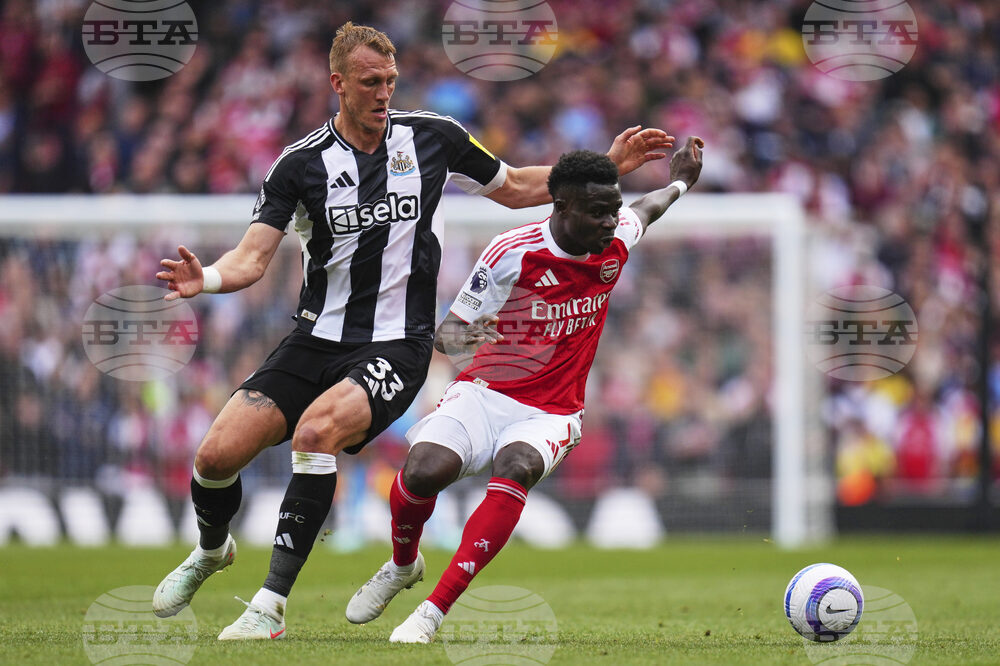 Бърн продължава договора си с Нюкасъл