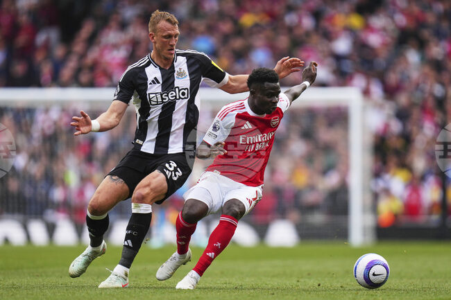 Бърн продължава договора си с Нюкасъл