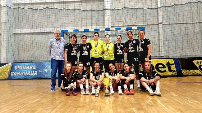 Етър 64 заслужи бронзовите медали в женското хандбално първенство на България