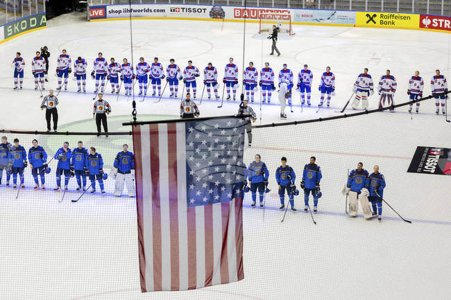 Франк Назар се отличи с гол и две асистенции при изразителна победа на САЩ срещу Казахстан на световните финали по хокей на лед