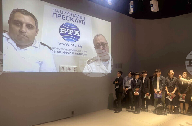 BTA’s National Press Club onboard RSV 421 – Varna - presenting LIK’s April issue