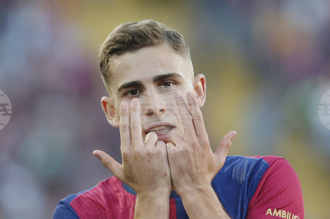 Полузащитникът Фермин Лопес: "Искам да остана в Барселона"