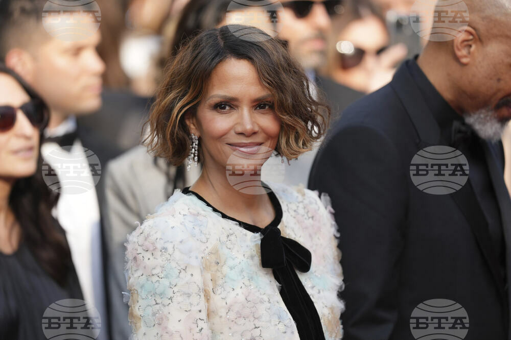 France Cannes 2025 The Phoenician Scheme Red Carpet
