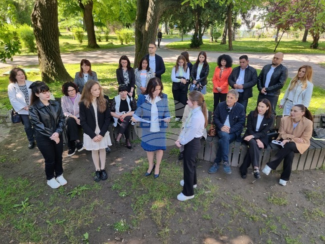 Народният представител Росица Кирова връчи стипендии на талантливи ученици от Видин за четвърта поредна година